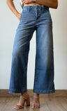 Mid Rise Ankle Wide Seam Deail Jeans